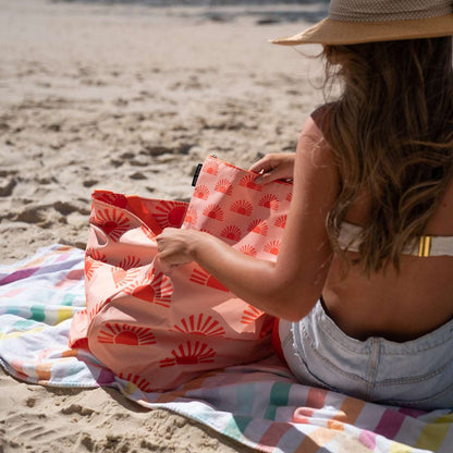 Sunny-Days-Bag-and-Pouch